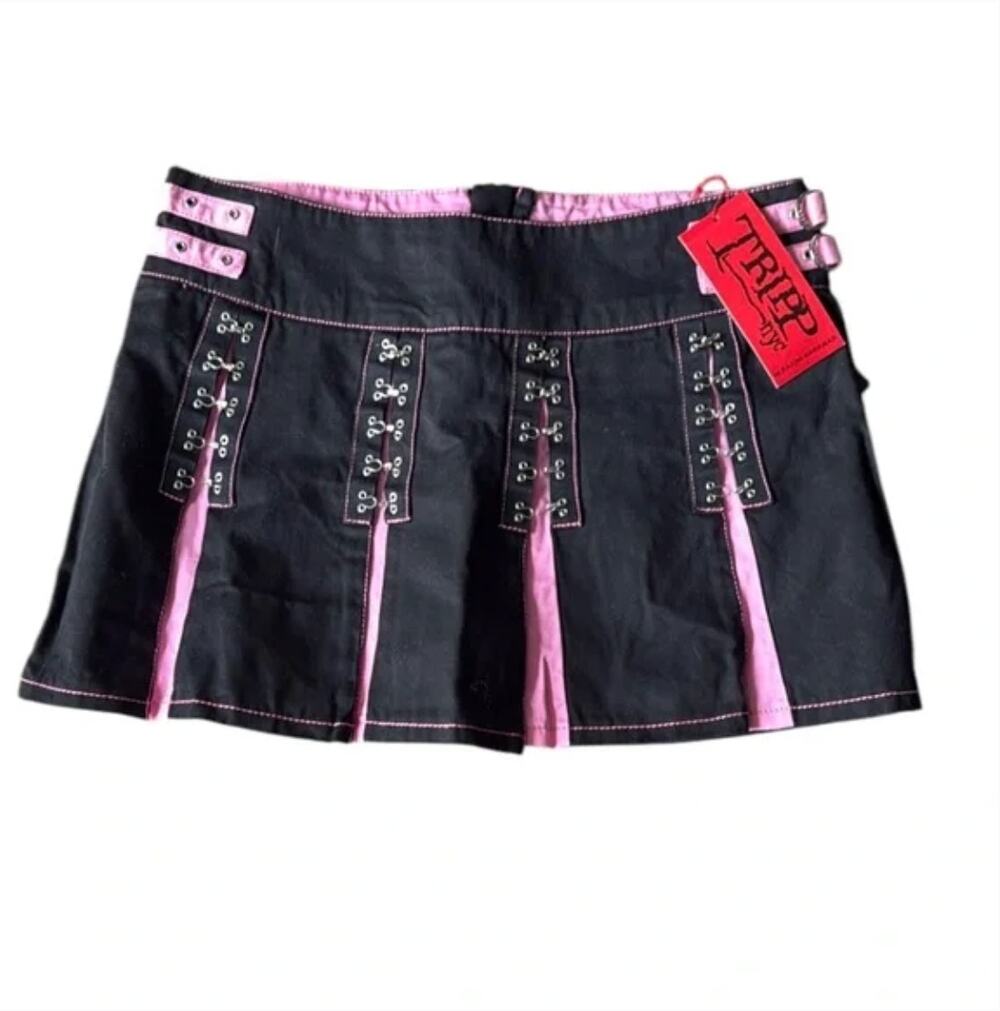 NWT Vintage Tripp NYC Black Grommet Punk Goth Pleated Mini Skirt Sz Large